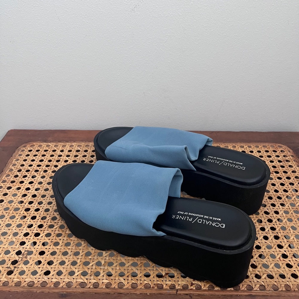 Donald Pliner Lou Stretch Blue Platform Sandals
